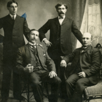 Quatre hommes