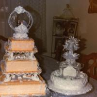 Deux gâteaux de mariage