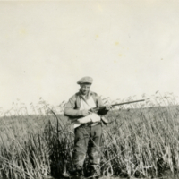 Un homme avec un fusil