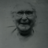 Femme non-identifiée